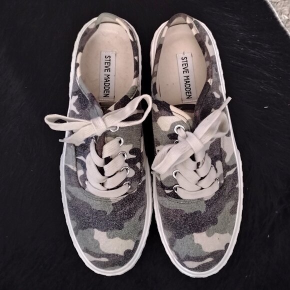 Steve Madden Camo Slip-On Mule Sneakers - Quick Sale! - Picture 1 of 5